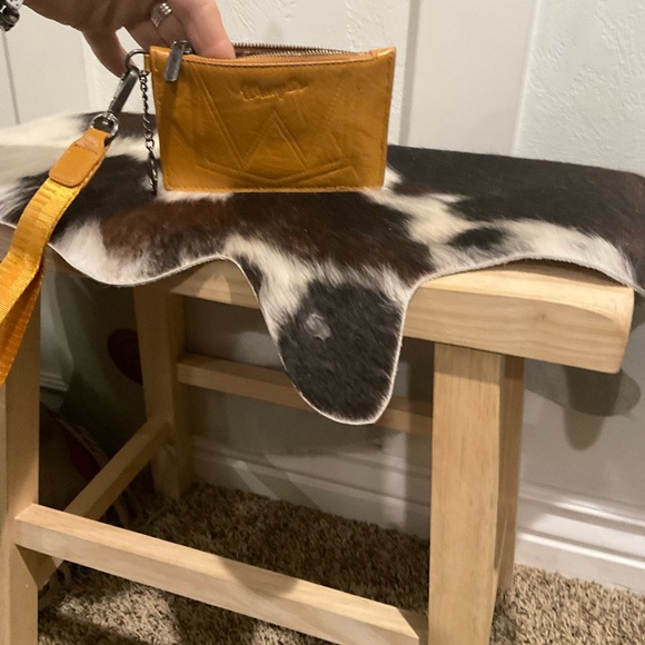 Wrangler Mustard Card Holder with Strap - Picture 3 of 4
